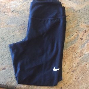 NIKE DRI-FIT 3/4 length